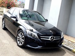 Mercedes-Benz C-Class C 200 Avantgarde Line 2016 hitam km 33 ribuan 2