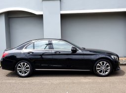 Mercedes-Benz C-Class C 200 Avantgarde Line 2016 hitam km 33 ribuan 4