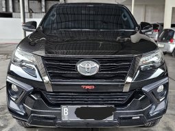 Toyota Fortuner 2.4 TRD Sportivo A/T ( Matic Diesel ) 2020 Hitam Km 49rban Mulus Siap Pakai