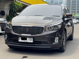 KIA GRAND SEDONA ULTIMATE AT COKLAT 2017 DIJUAL CEPAT TERMURAH 2