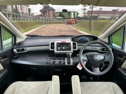 Honda Freed SD 2014 Silver 10