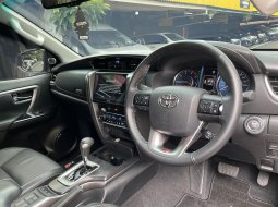 FORTUNER GR 2.8 AT HITAM 2022!! 7