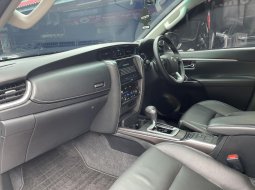 FORTUNER GR 2.8 AT HITAM 2022!! 10