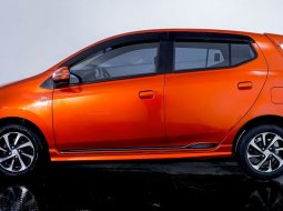 JUAL Daihatsu Ayla 1.2 R Deluxe AT 2019 Orange 3