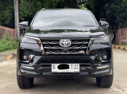 FORTUNER GR SPORT AT HITAM 2022 DIJUAL CEPAT TERMURAH