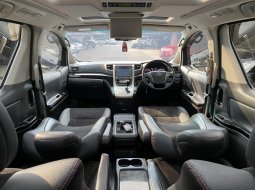 Toyota Vellfire Z Golden Eye at 2015 Putih 8