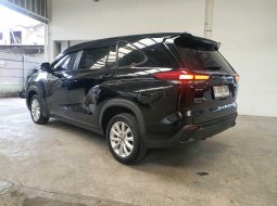 TERMURAH Toyota Innova Zenix 2.0 V AT 2023 Hitam 6