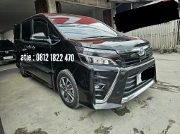 Toyota Voxy 2.0 AT ( Matic ) 2019 Hitam km 68rban plat ganjil jakarta timur  siap  pakai 2