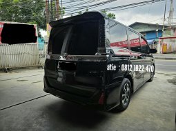 Toyota Voxy 2.0 AT ( Matic ) 2019 Hitam km 68rban plat ganjil jakarta timur  siap  pakai 4