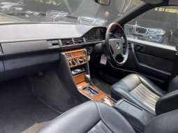 Mercedes-Benz 300CE Automatic 1989 Silver 9