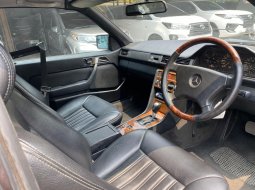 Mercedes-Benz 300CE Automatic 1989 Silver 8