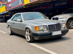 Mercedes-Benz 300CE Automatic 1989 Silver 2