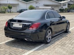 Mercedes-Benz C-Class C200 2018 Hitam 4