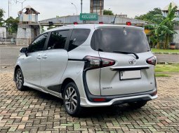 Toyota Sienta Q 2019 Silver 6