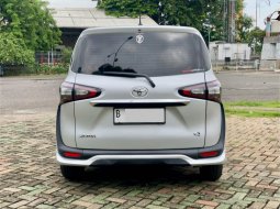 Toyota Sienta Q 2019 Silver 5