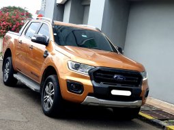 Ford Ranger WILDTRACK 4X4 2021 double cabin matic orange km 40 ribuan