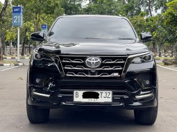 FORTUNER GR SPORT 2.8 AT 2022 DIJUAL CEPAT TERMURAH 1