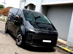 Hyundai Staria Signature 7 2021 Hitam