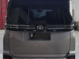 Toyota Voxy A/T ( Matic ) 2022 Silver Km 36rban Mulus Gress Siap Pakai 5