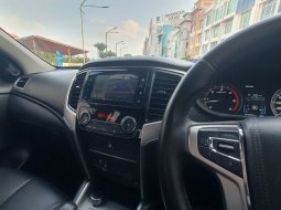 Mitsubishi Triton Ultimate AT Double Cab 4WD hitam diesel 9