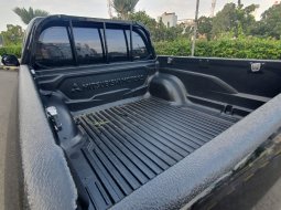 Mitsubishi Triton Ultimate AT Double Cab 4WD hitam diesel 14