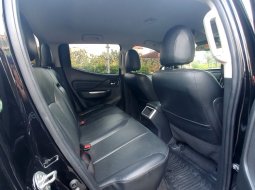 Mitsubishi Triton Ultimate AT Double Cab 4WD hitam diesel 13