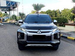 Mitsubishi Triton Ultimate AT Double Cab 4WD hitam diesel 2