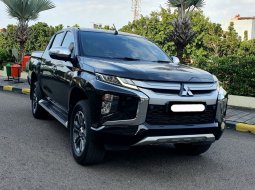 Mitsubishi Triton Ultimate AT Double Cab 4WD hitam diesel