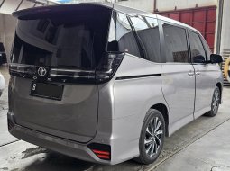 Toyota Voxy A/T ( Matic ) 2022 Silver Km 36rban Mulus Gress Siap Pakai 6