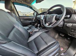 Toyota Fortuner New  4x4 2.8 GR Sport A/T 2023 Hitam 12