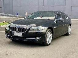 BMW 5 Series 520d 2013 Hitam 2