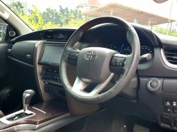 Toyota Fortuner 2.4 VRZ AT 2018 putih km47 ribuan 17