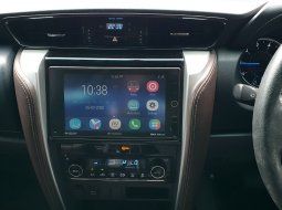 Toyota Fortuner 2.4 VRZ AT 2018 putih km47 ribuan 9