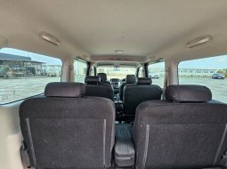 Daihatsu Luxio 1.5 X A/T 2024 Hitam 5