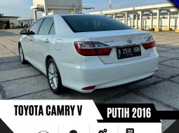 Toyota Camry 2.5 V 2016