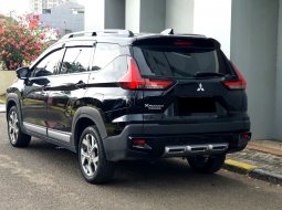 Mitsubishi Xpander Cross NewPremium Package CVT 2023 hitam km 9 ribuan 18