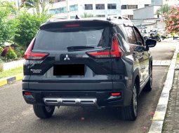 Mitsubishi Xpander Cross NewPremium Package CVT 2023 hitam km 9 ribuan 5