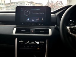 Mitsubishi Xpander Cross NewPremium Package CVT 2023 hitam km 9 ribuan 10