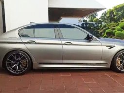2019 BMW M5 Competition F90 (750N.m) Donington Grey Tangan Satu Km 12 rb Plat B GANJIL Pjk MEI 2025  9