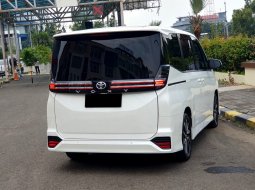 Toyota Voxy CVT 2024 putih km 2 ribuan cash kredit proses bisa dibantu 5