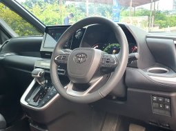 Toyota Voxy CVT 2024 putih km 2 ribuan cash kredit proses bisa dibantu 13