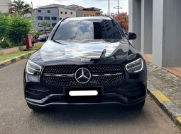 Mercedes-Benz GLC 200 AMG Line 2022 hitam km 17 ribuan pajak panjang cash kredit proses bisa dibantu