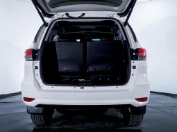 Toyota Fortuner 2.4 VRZ AT 2019 10