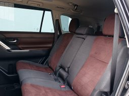 Toyota Innova Zenix V AT 2023 8