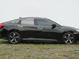 Honda Civic Turbo ES 1.5 AT 2017 - Pajak Panjang - B1995BAG 3