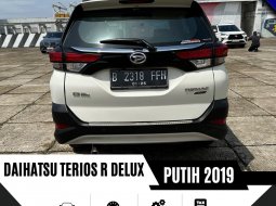 Daihatsu Terios R A/T Deluxe 2019 4