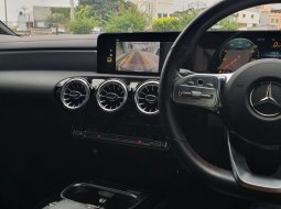 Mercedes-Benz CLA 200 AMG Line 2020 hitam km 18 ribuan cash kredit proses bisa dibantu 13