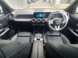 Mercedes-Benz GLB 200 Progressive Line 2021 putih km 29rbn pajak panjang 17