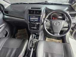 Toyota Avanza Veloz 1.5 AT ( Matic ) 2021 Silver Low Km 46rban plat genap jakarta barat 10