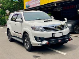 Toyota Fortuner G VNT TRD AT 2012 Putih 2